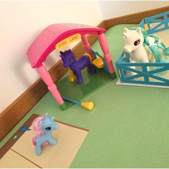 Wonder pony, stald
