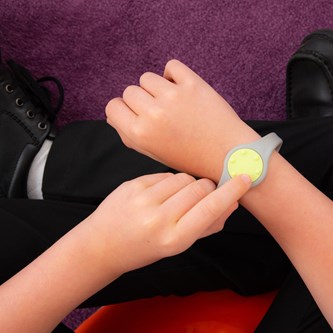 Armbånd til rastløse fingre