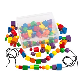Store træperler på snor
