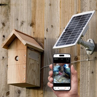 Fuglehus med solcelle-kamera