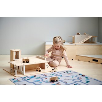 Playwood medium parkeringshus natur