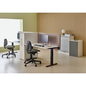 Chat FSC skrivbord DL 140x80 cm sort understel