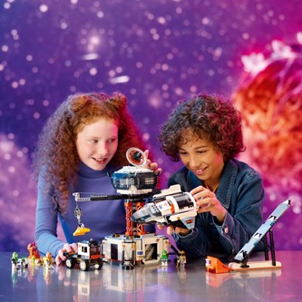 LEGO City Rumbase og raketaffryningsrampe