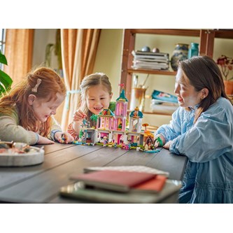 LEGO® Disney Prinsesseslot og royale kæledyr