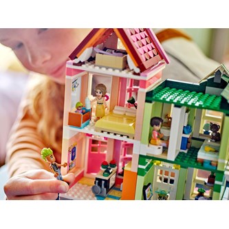 LEGO® Friends Heartlake Citys lejligheder og butikker