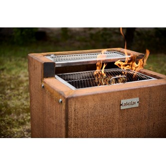 Grill af cortenstål med to varmeniveauer