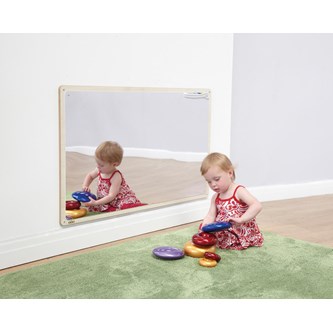 Vægspejl for yngre børn