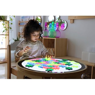 Puslespilsbrikker til lysbord