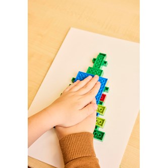 Lav et juletræ af LEGO