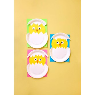 Påskekyllinger af paptallerkner